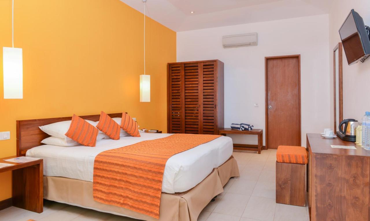 Готель Adaaran Select Huduran Fushi Hudhuranfushi Екстер'єр фото