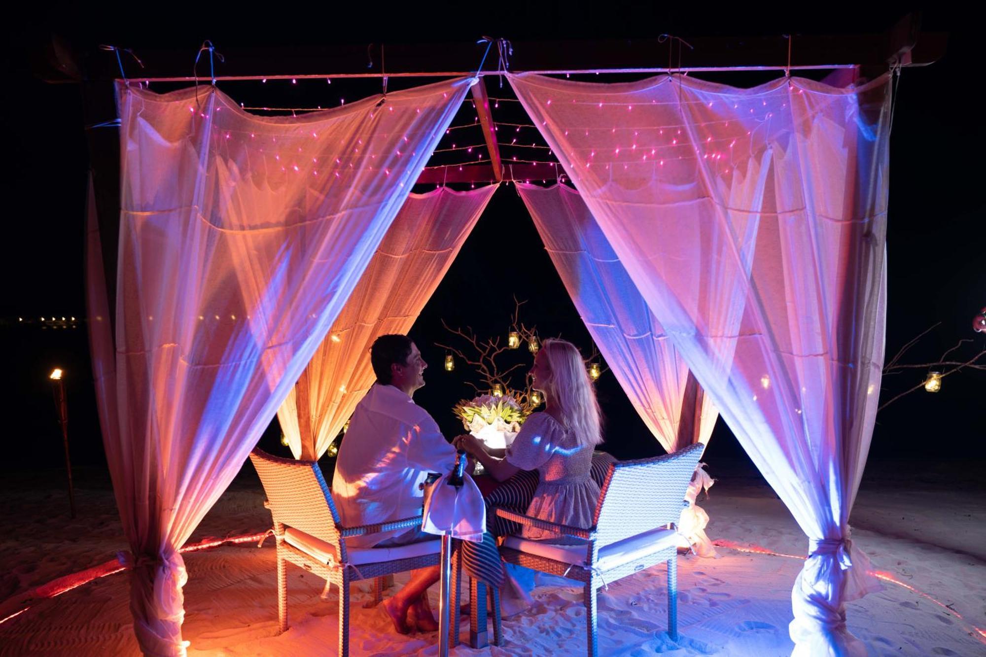 Готель Adaaran Select Huduran Fushi Hudhuranfushi Екстер'єр фото