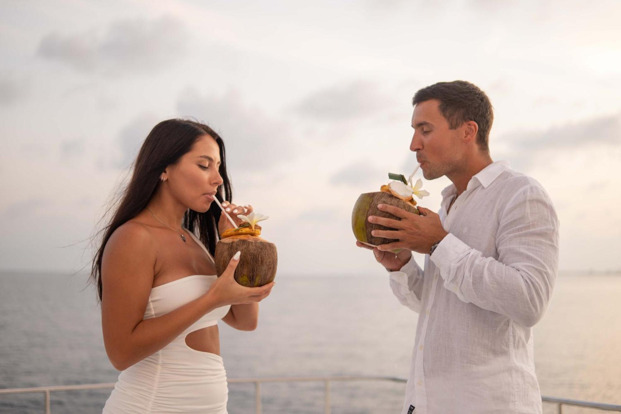 Готель Adaaran Select Huduran Fushi Hudhuranfushi Екстер'єр фото